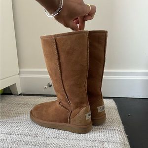 UGG CLASSIC TALL II YOUTH BOOTS SIZE US 2/UK 1
